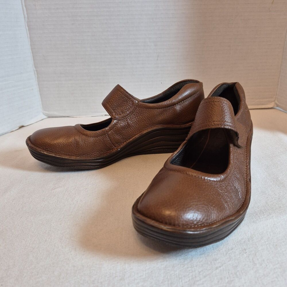 Bionica Women's Flow Mary Jane Wedge Comfort Shoes Size 7.5M Brown Leather